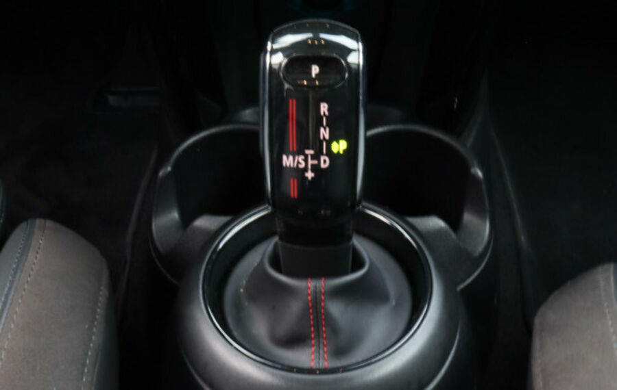 MINI Cooper S Aut. NAV+LED+PANO+CARPLAY+DIGDISPLAY+PP