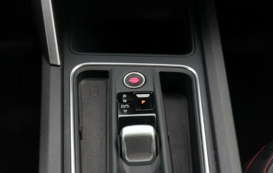 Seat Leon ST 2.0 TDI DSG 4Drive FR NAV+LED+ACC+VCOCK