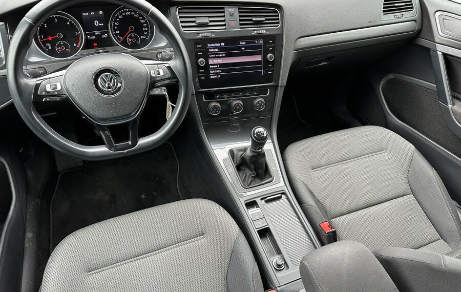 VW Golf Variant 1.6 TDI DSG R-Line NAV+LED+ACC+SHZ