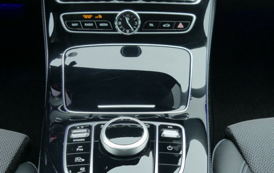 Mercedes-Benz E 300 de 9G Avantgarde NAV+LED+KAMERA+SHZ+18ZO