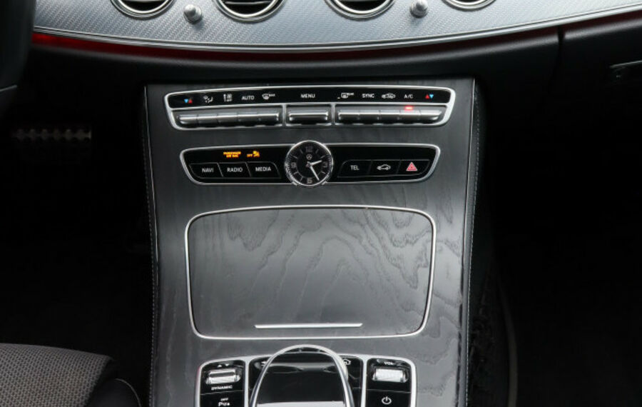 Mercedes-Benz E 220 d T Avantgarde NAV+LED+KAMERA+DISTRONIC+PA