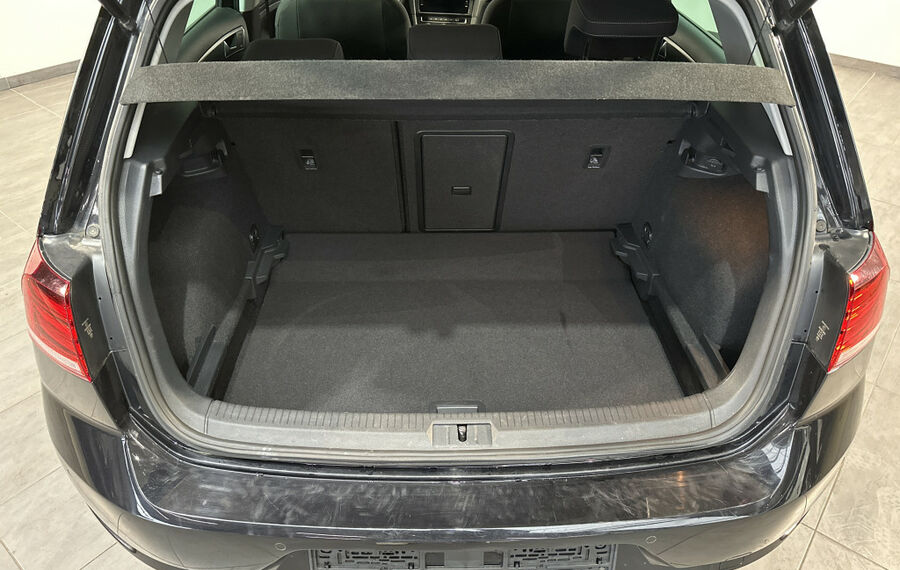 VW Golf 1.6 TDI Comfortline NAV+ACC+CARPLAY+MASSAGE