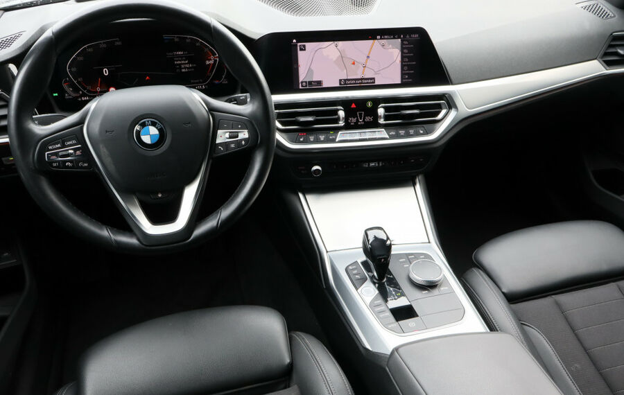 BMW 320d Touring Sport-Line NAV+LED+ACC+AHK+HEAD-UP