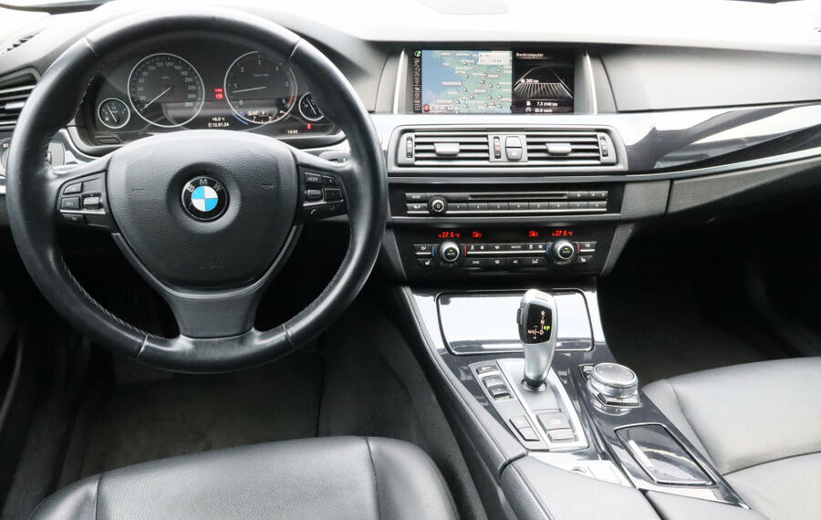 BMW 530d Touring xDrive Luxury NAV+XEN+SHZ+PDC+HIFI