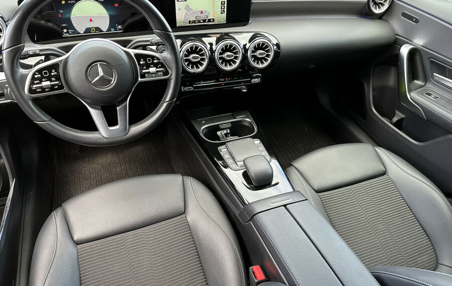 Mercedes-Benz A 200 d 8G-DCT Progressive NAV+LED+CARPLAY+PARK 