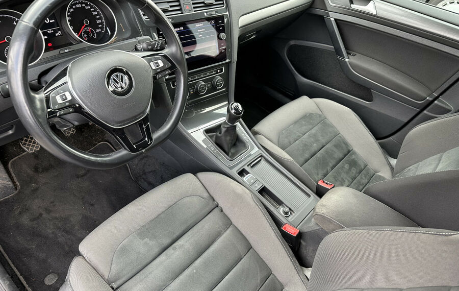 VW Golf 1.6 TDI Comfortline NAV+ACC+ALARM+MASSAGE  
