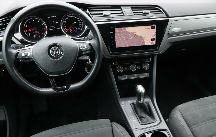 VW Touran 1.5 TSI DSG Comfortline NAV+LED+ACC+KAM  