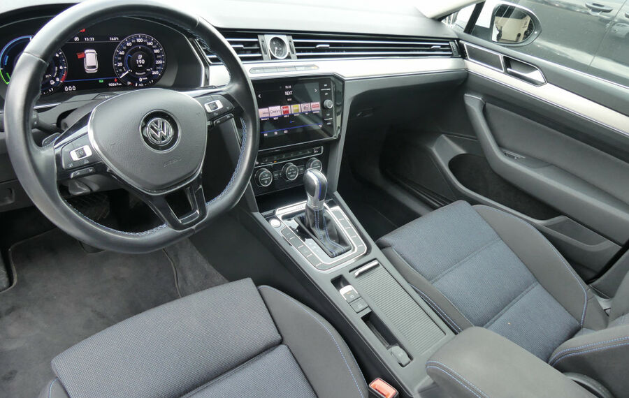 VW Passat GTE 1.4 TSI DSG NAV+LED+PANO+ACC+DIGDISPL