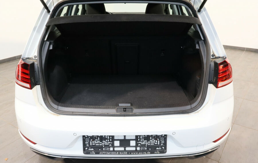 VW Golf VII e-Golf NAV+LED+APS+BLUETOOTH+1HD+16ZOLL