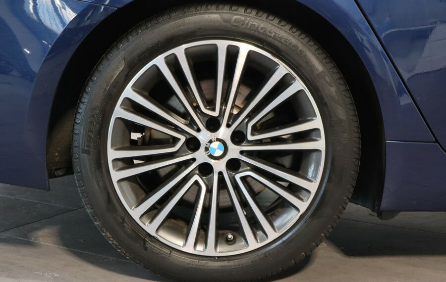 BMW 520d Touring xDrive Sport Line NAV+LED+PANO+KAM