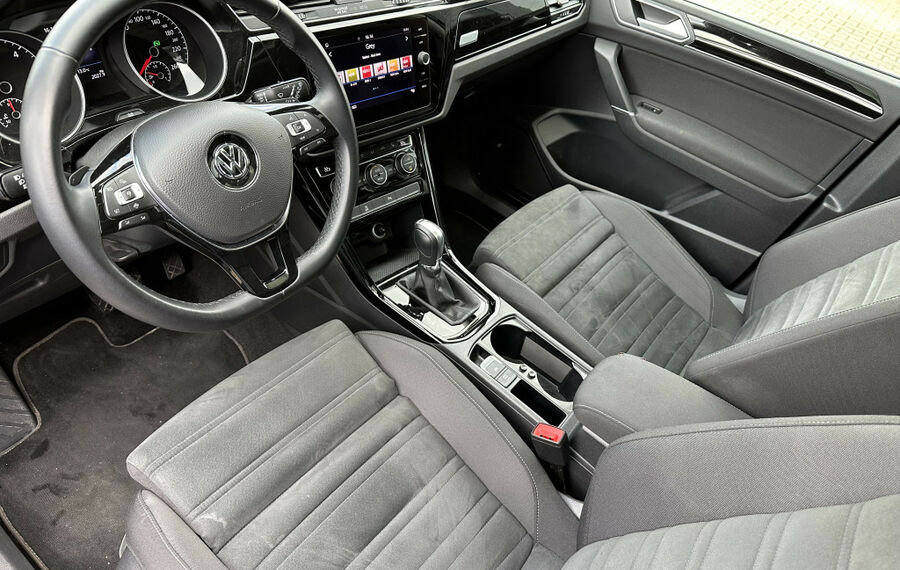 VW Touran 2.0 TDI DSG 7-Sitzer HL NAV+LED+PANO+ACC 