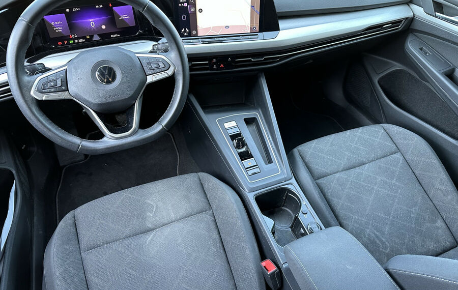 VW Golf VIII 1.0 eTSI DSG Life NAV+LED+ACC+CARPLAY
