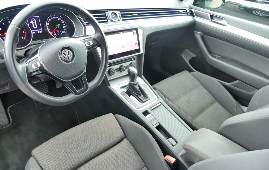 VW Passat Variant 1.5 TSI DSG CL NAV+LED+ACC+16ZOLL