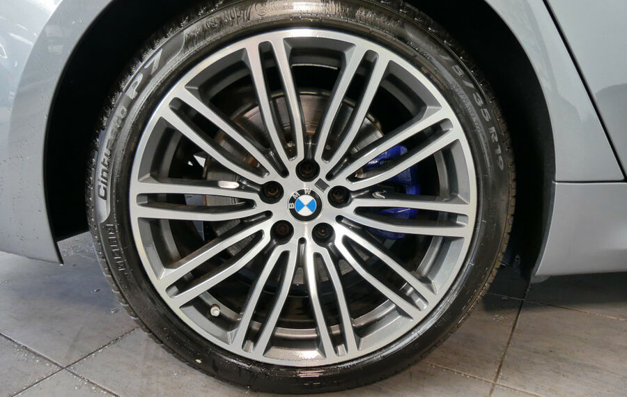 BMW 540d Touring xDrive M-Sport NAV+LED+ACC+PANO+DAP