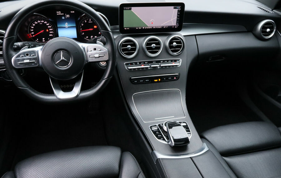 Mercedes-Benz C 300 T 9G AMG-Line NAV+LED+PANO+DISTRONIC+KAM