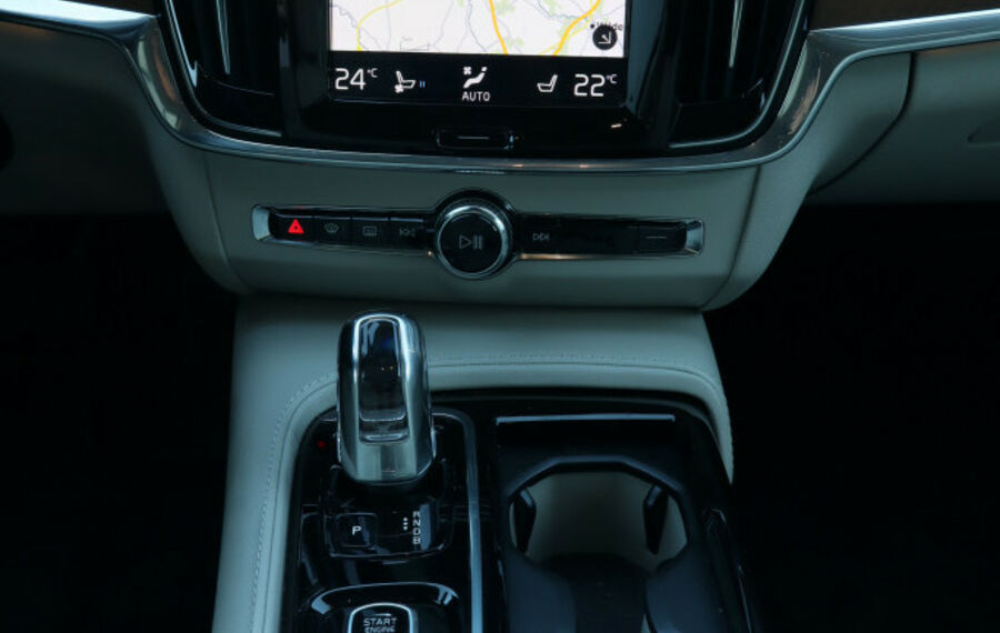 Volvo V90 T8 Inscription Hybrid AWD NAV+LED+AHK+360+SH