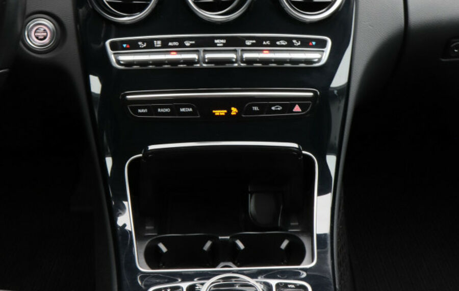 Mercedes-Benz C 300 d T 9G-T Avantgarde NAV+LED+AHK+HUD+KAM+PP