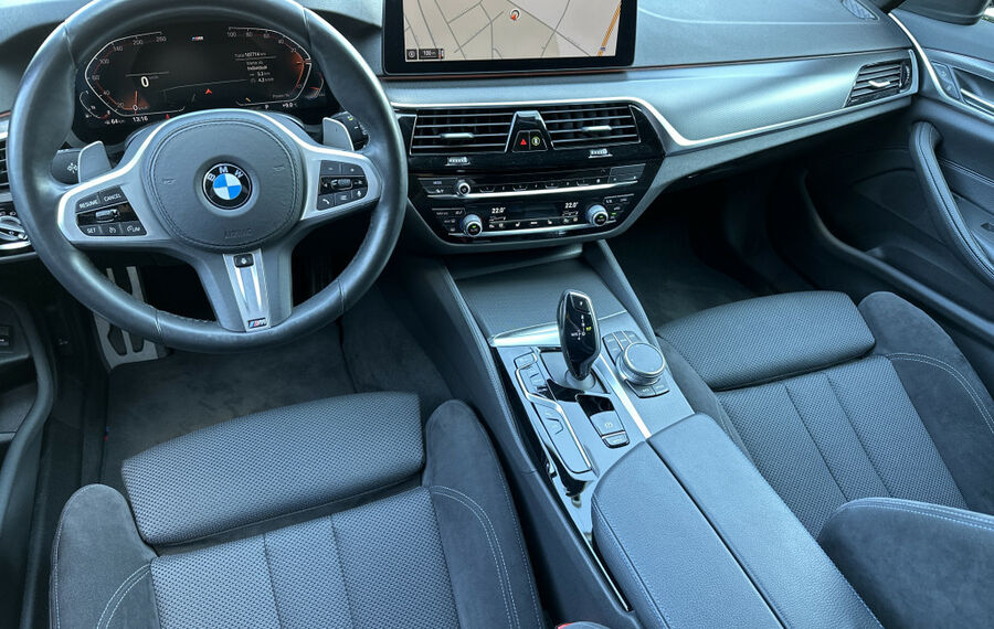BMW 530i Touring M-Sport NAV+LED+360°+LIVE-COCKPIT  