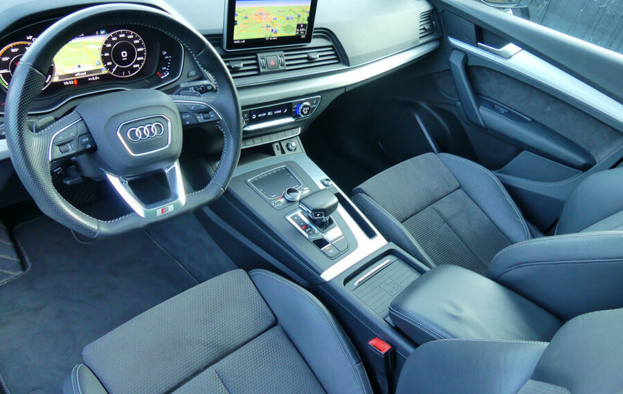 Audi Q5 55 TFSI e Qu S-Line NAV+LED+ACC+VCOCKPIT+PANO