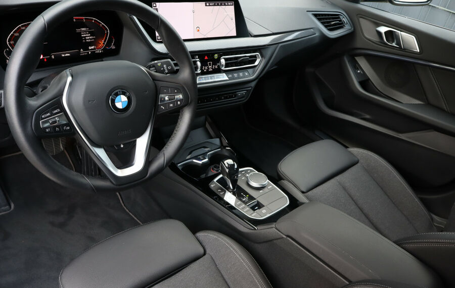 BMW 120d Sport Line Aut. NAV+LED+HEAD-UP+17ZOLL+WLAN