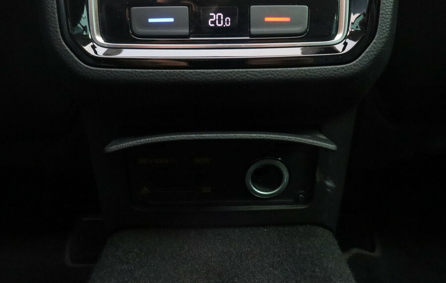VW Passat Variant 2.0 TDI DSG HL NAV+LED+PANO+VCOCK