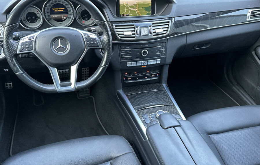 Mercedes-Benz E 350 CGI Avantgarde NAV+LED+KAMERA+GLASDACH+H&K