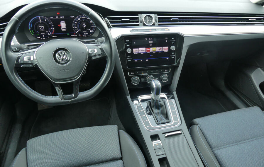 VW Passat GTE 1.4 TSI DSG NAV+LED+PANO+ACC+DIGDISPL